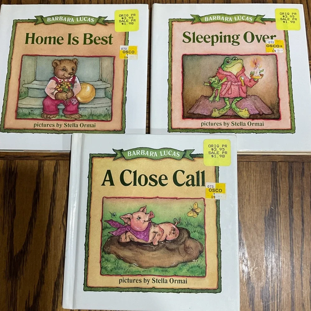 7 Colorful Children's Storybooks 📚Mouse finger puppet, tell time/clock ⏰